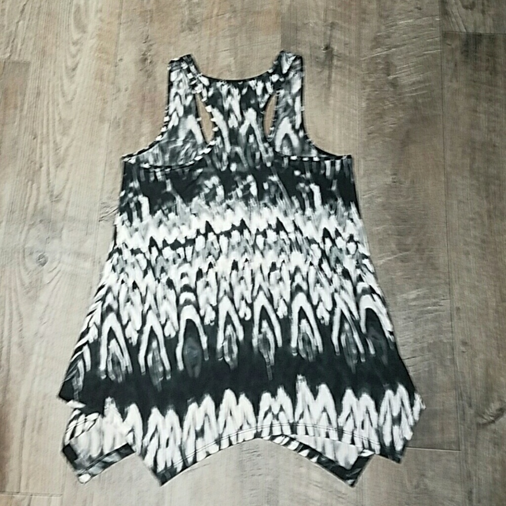 Neesha Tank - Picture 5 of 5